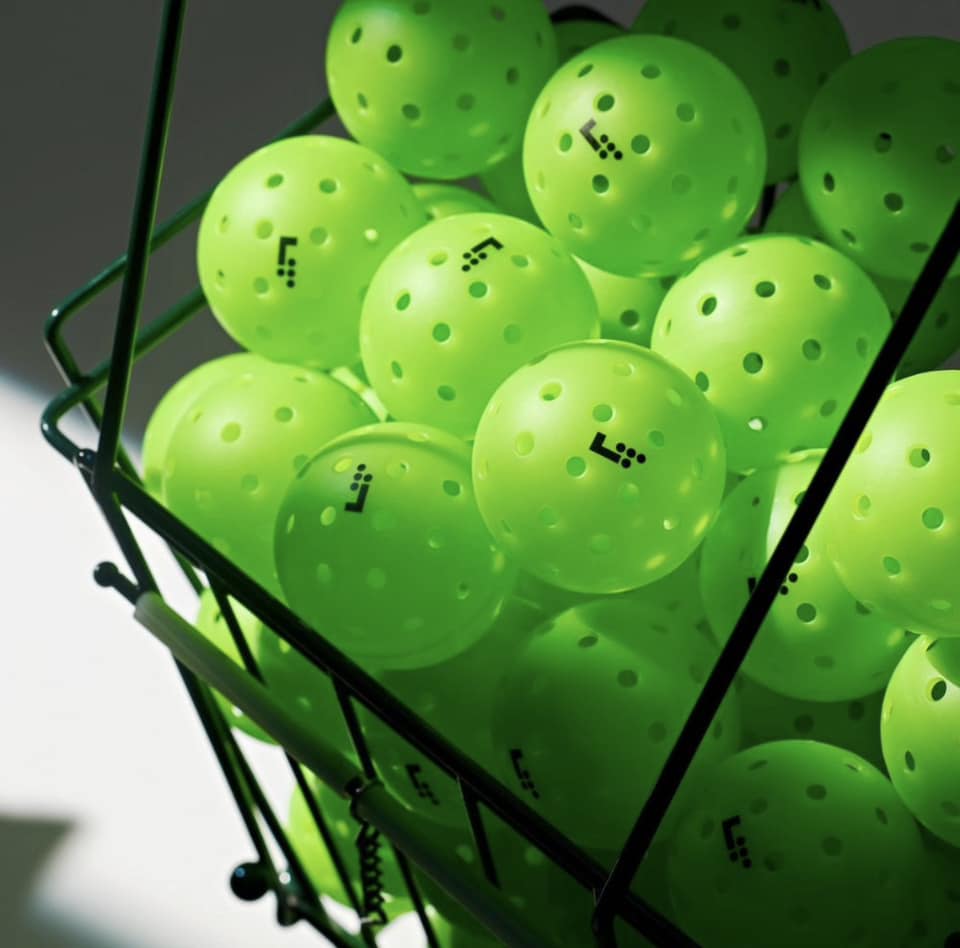 Як обирати ідеальний м'яч для піклболу. 40 чи 48 отворів?